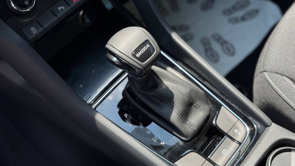Фото автомобіля Škoda Karoq Selection Plus
